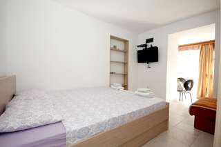 Апартаменты Apartments Pavlovic Петровац Двухместный номер с 1 кроватью и балконом, вид на море-8