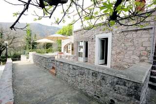 Апартаменты Apartments Pavlovic Петровац Трехместный номер с террасой-1